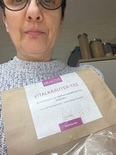 Kundenfoto zu Vitalkräuter-Tee | 20 Kräuter für Ihr Wohlbefinden, 150 g